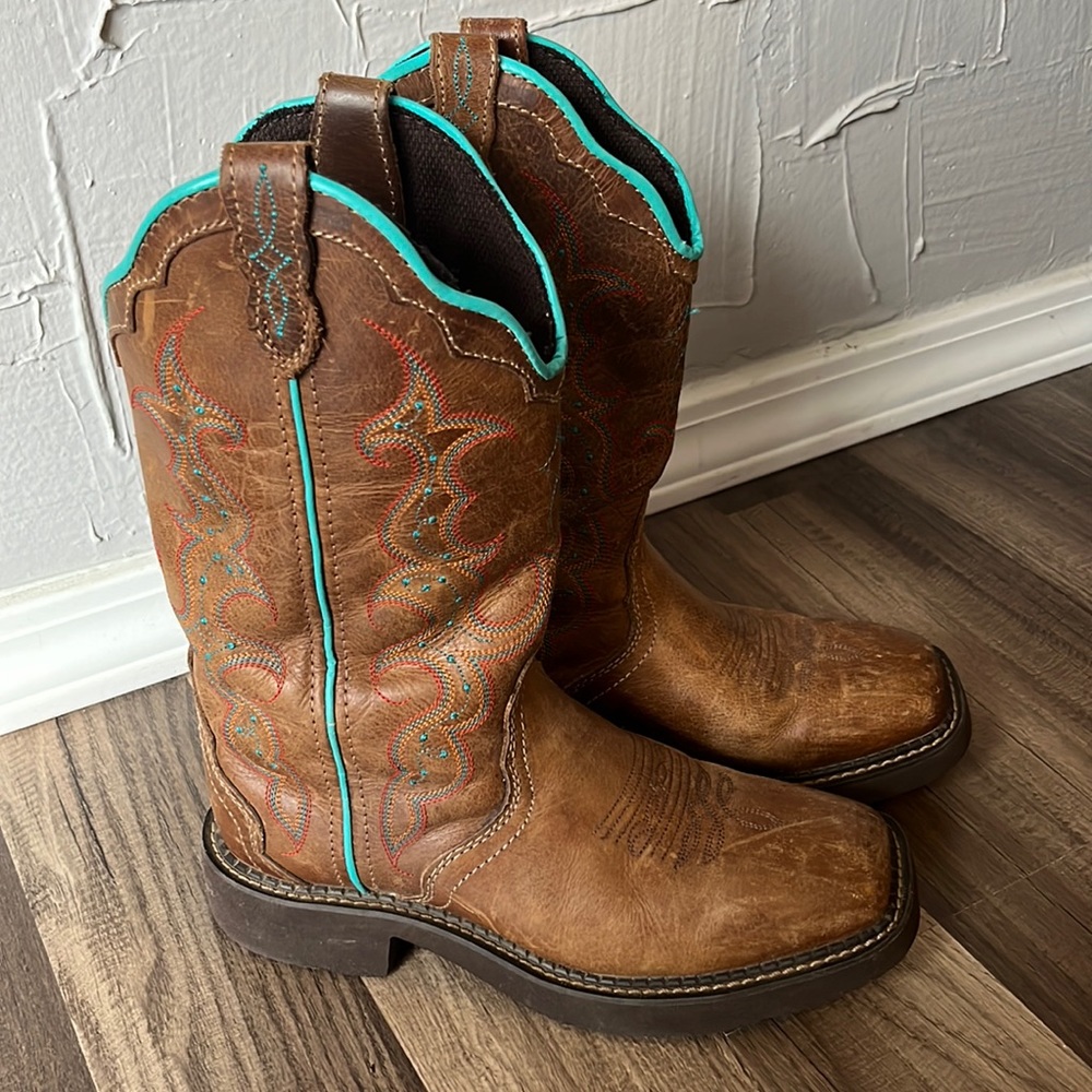 Girls Justin boots size 6 1/2